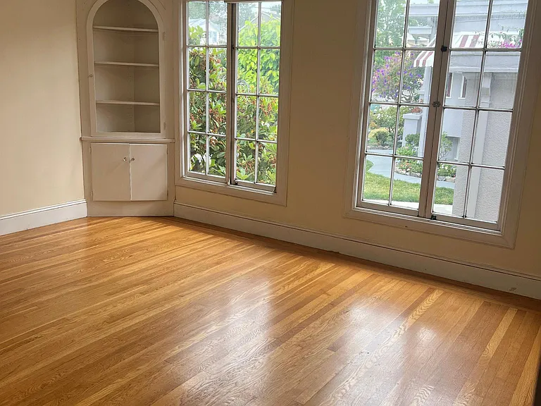 608 Athol Ave — Photo 6