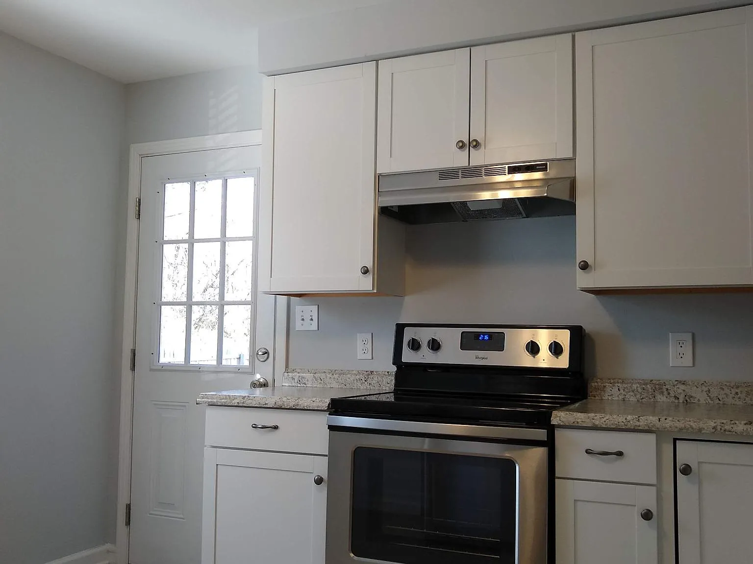 2 bed, 825 sqft, $1,300 — Photo 4