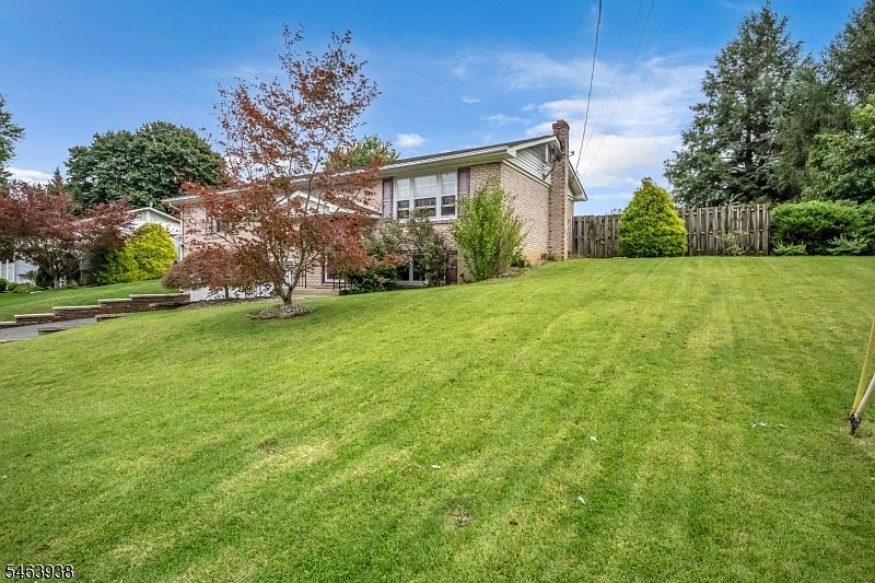 1st image of 9 Douglas Ln