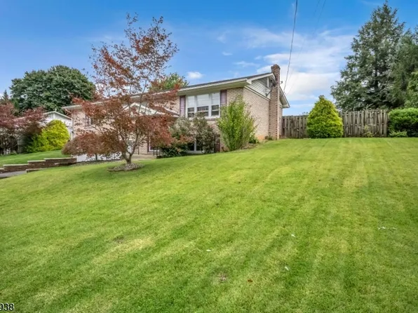 9 Douglas Ln, Washington Twp., NJ 07882