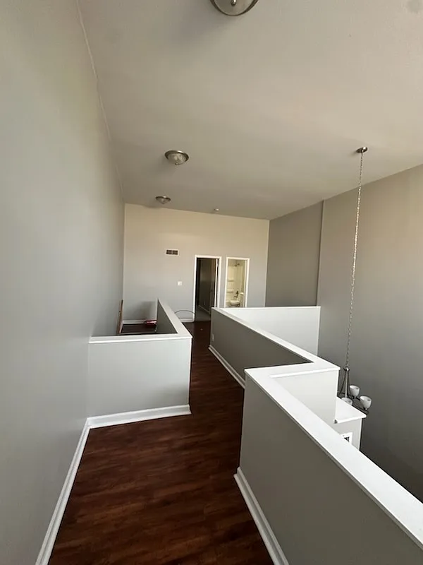 1 bed, 975 sqft, $1,275 — Photo 1