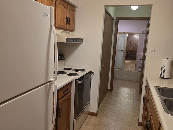5th image of 817 Cheshire Ct