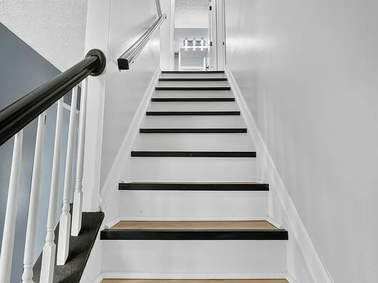 8472 Kingsley Dr — Photo 12