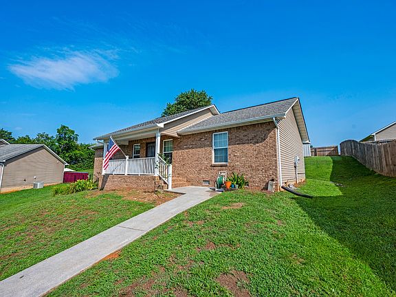 4th image of 1516 Cloverdale Ct