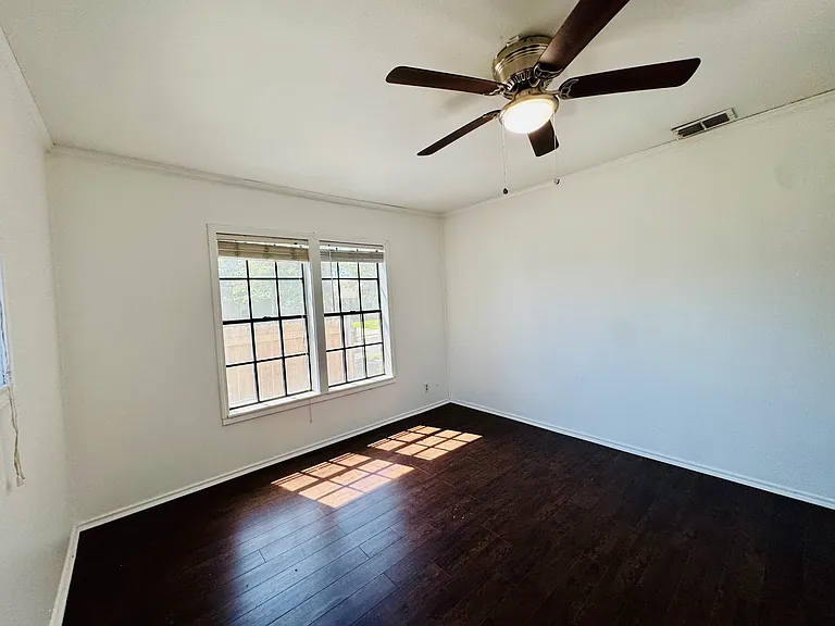 746 Lansdown Dr — Photo 16