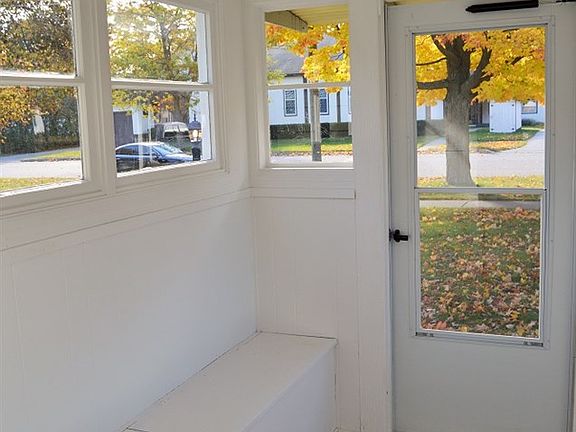 4th image of 205 W Hurlbut St