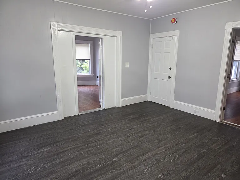 186 Bell St #2 — Photo 3