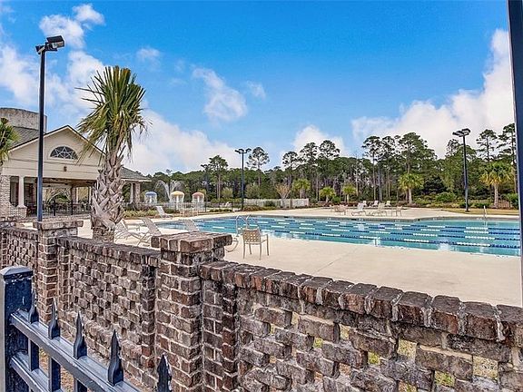 4th image of 202 Placid Rd