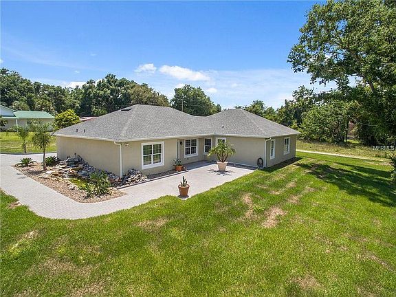 3rd image of 225 Sunnyside Dr