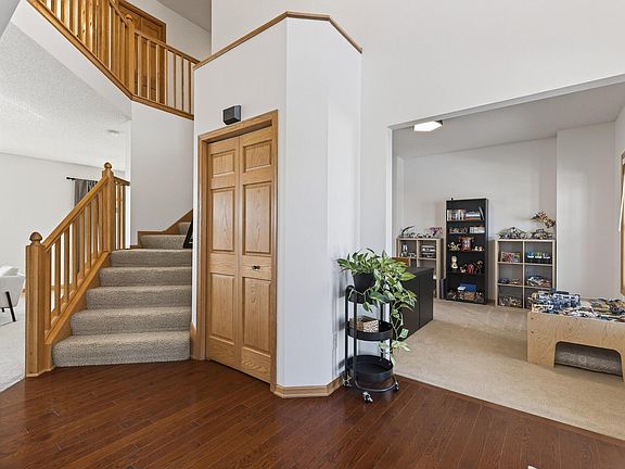 4th image of 9465 Glacier Rd