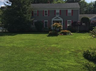 107 Spring Dr, Chagrin Falls, OH 44022