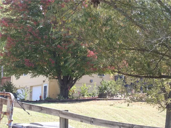 17625 S Sloan Cemetery Rd, Pleasant Hill, MO 64080
