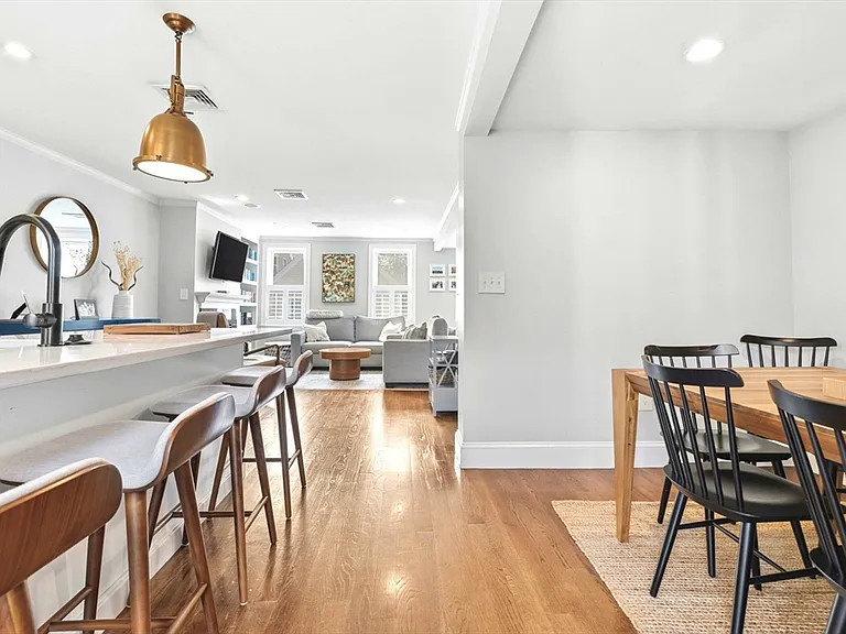 77 Green St #2 — Photo 5