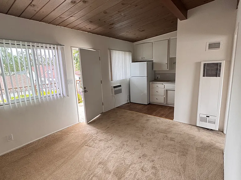 4051 La Rica Ave #12 — Photo 7