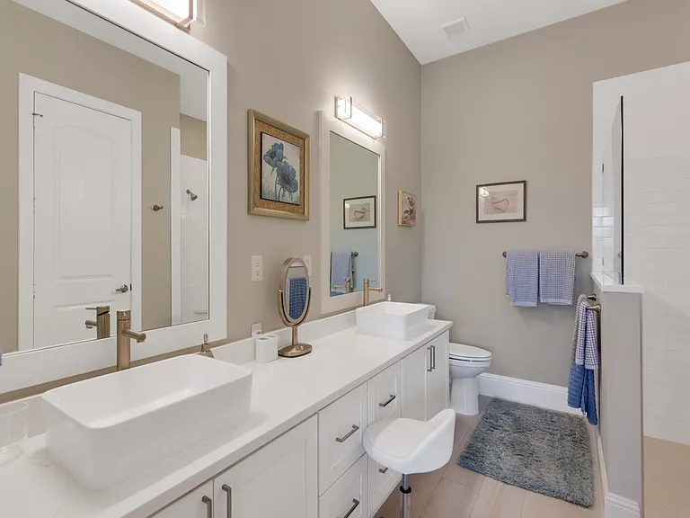 2010 Bridgepointe Cir #102 — Photo 19