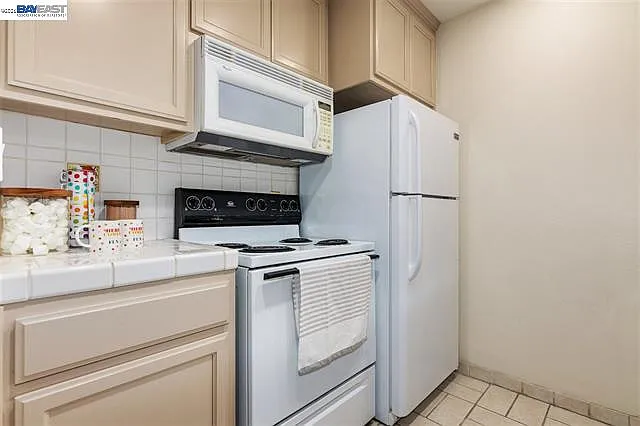 2734 Oak Rd #110 — Photo 8