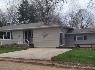 100 4th St SE, West Union, IA 52175