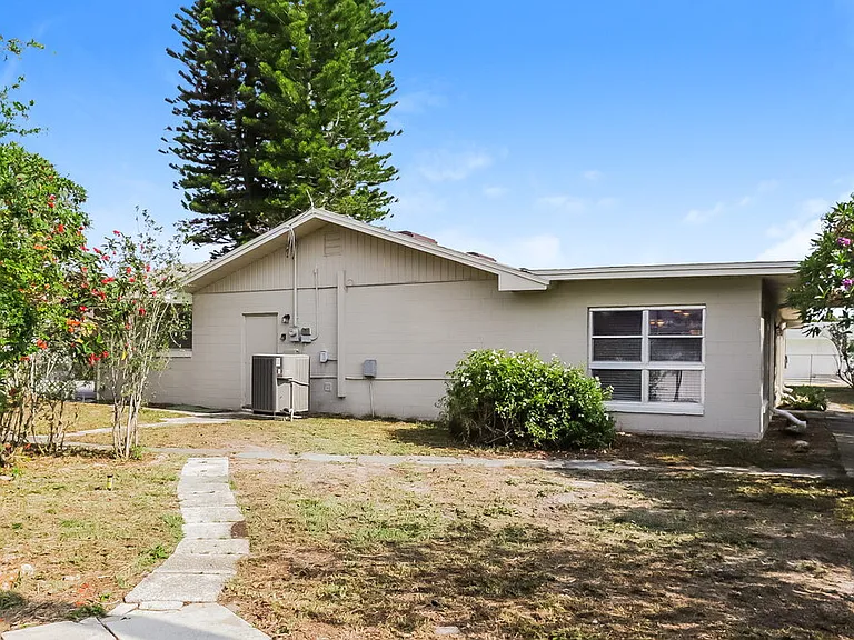144 Shelley Dr — Photo 15