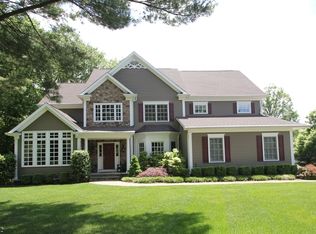 21 Meadow Lake Dr, Mahwah, NJ 07430