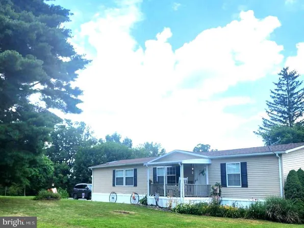 4612 Holly Dr, Chambersburg, PA 17202