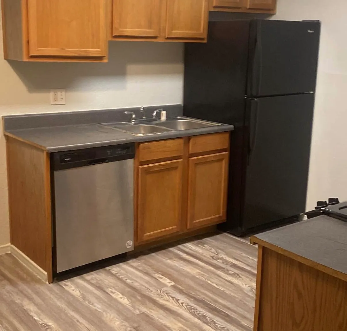 2 bed, 792 sqft, $1,000 — Photo 2