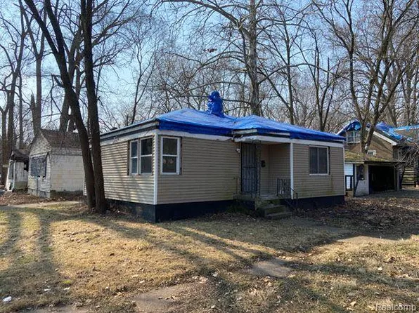 16715 Dolphin St, Detroit, MI 48219