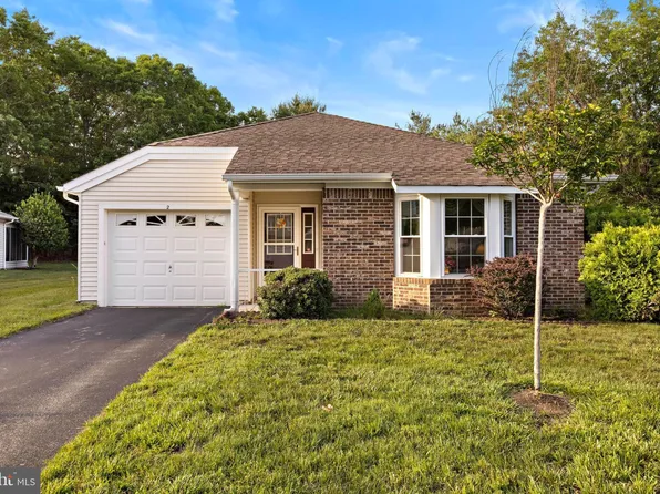 2 Cottonwood Dr, Barnegat, NJ 08005