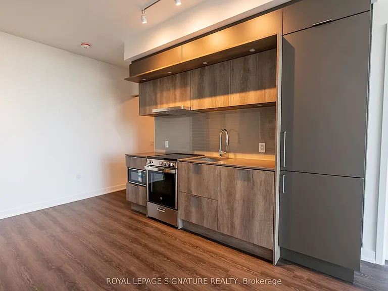 448 Burnhamthorpe Rd W #612 — Photo 17