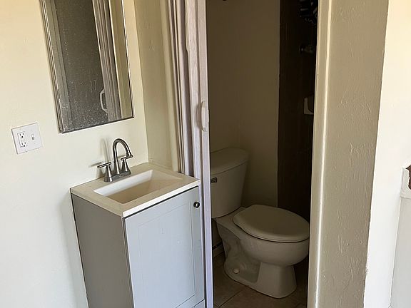 4th image of 447 W Pelaar Dr #C