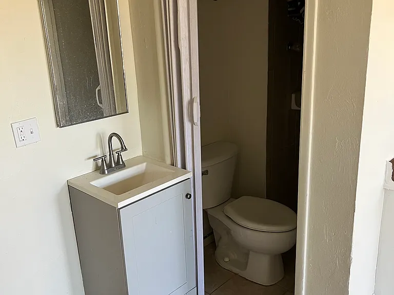 447 W Pelaar Dr #C — Photo 4