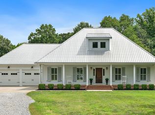 2379 White Bluff Rd, Burns, TN 37029