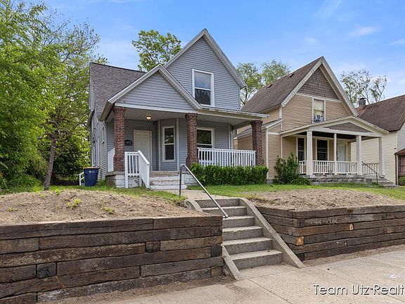 2nd image of 1140 Cromwell Ave SE