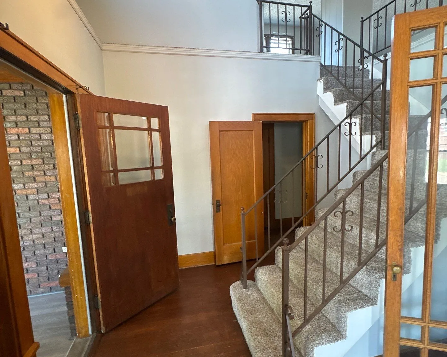 2887 Mary St - 1 — Photo 2