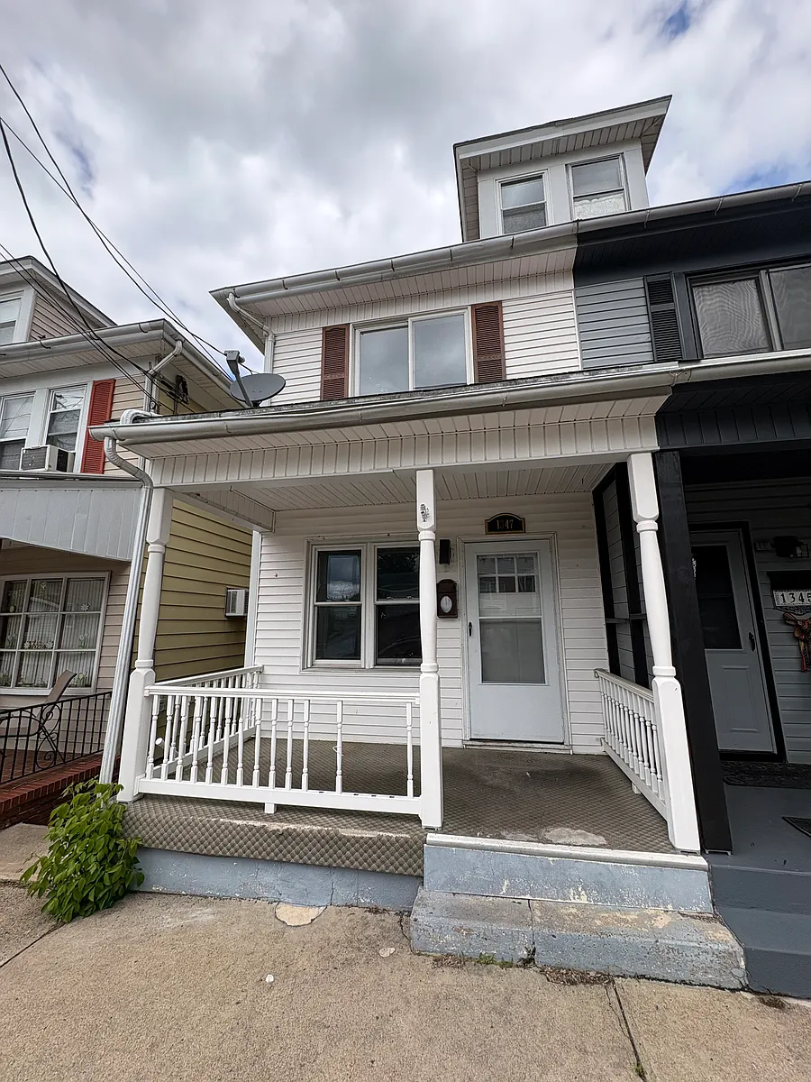 Building Photo - 1347 W Spruce St