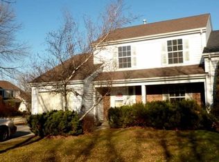 1208 Burnham Ct, Mundelein, IL