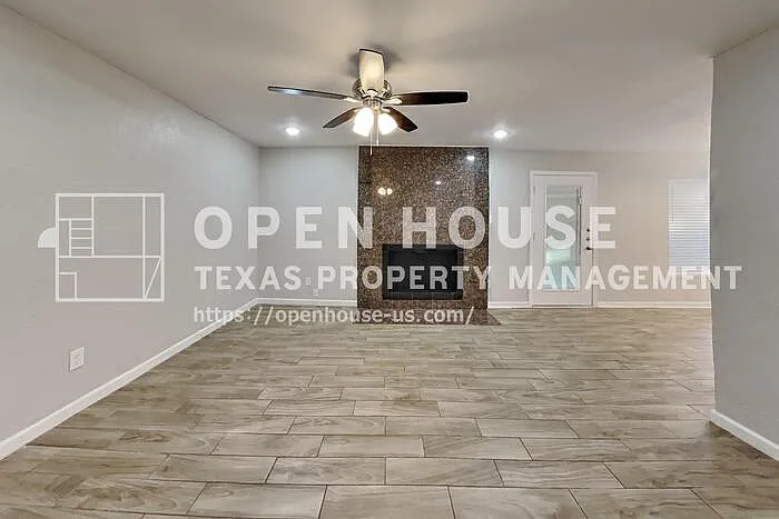 3413 Castle Rock Ln — Photo 4