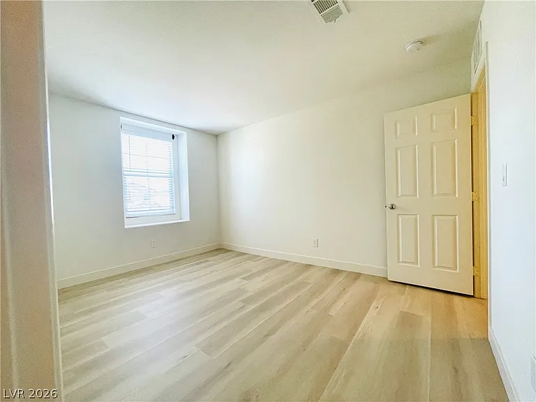 9206 Valley Betica Ave — Photo 12