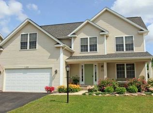 6420 Sunray Crest Dr, Victor, NY 14564