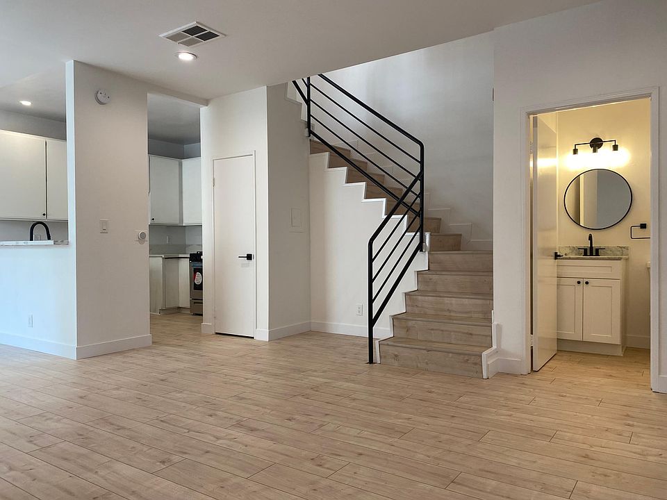1st image of 1212 N Gower St #112