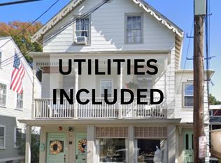 182 High St, Bristol, RI 02809