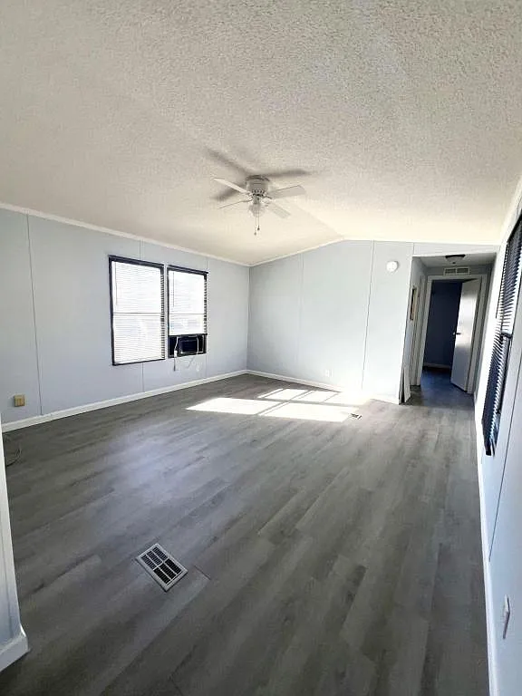 221 Perch Dr — Photo 4