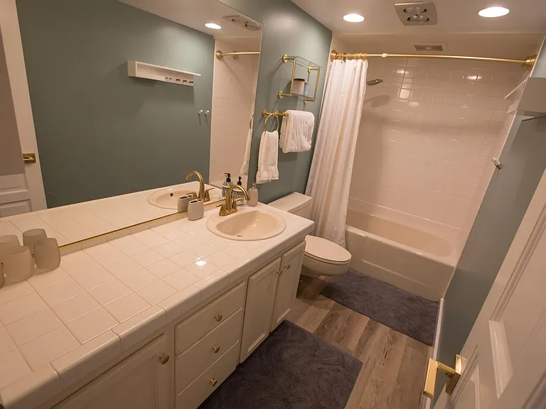 2nd Bathroom