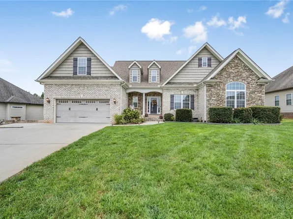 1755 Castle Peak Dr, Rural Hall, NC 27045