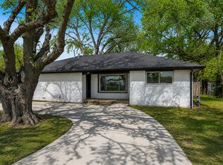 600 N Mill St, Bowie, TX 76230