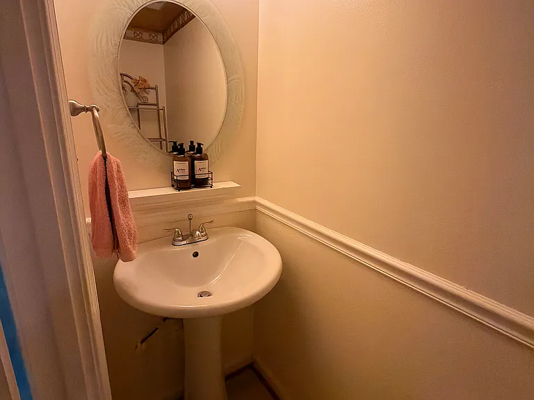 8475 Kitchener Dr — Photo 11