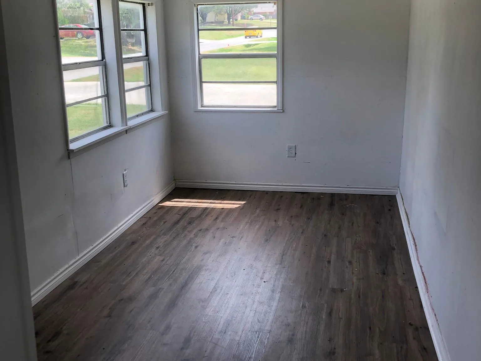 1218 E Bryan Ave — Photo 4