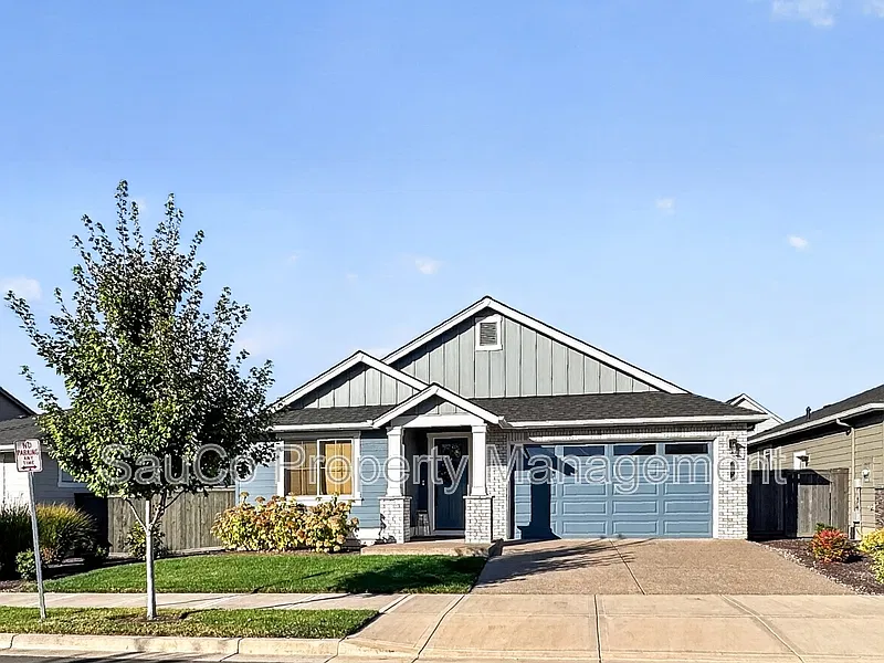 3 bed, 2.0 bath, 2000 sqft, $3,395 — Photo 2