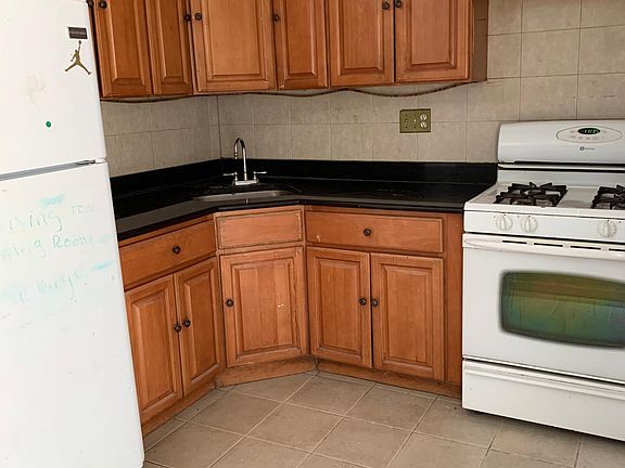 3rd image of 2243 Bruckner Blvd #1
