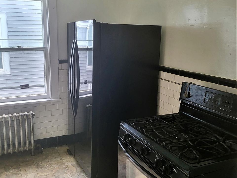 1st image of 99 Hewitt Ave
