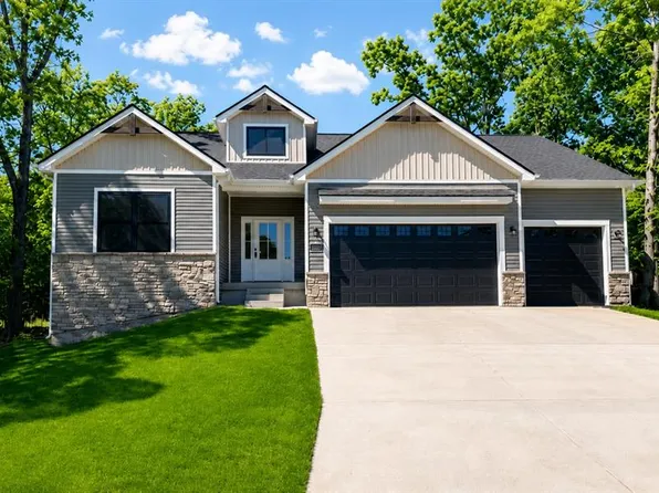 32060 N Fairway Dr, Foristell, MO 63348
